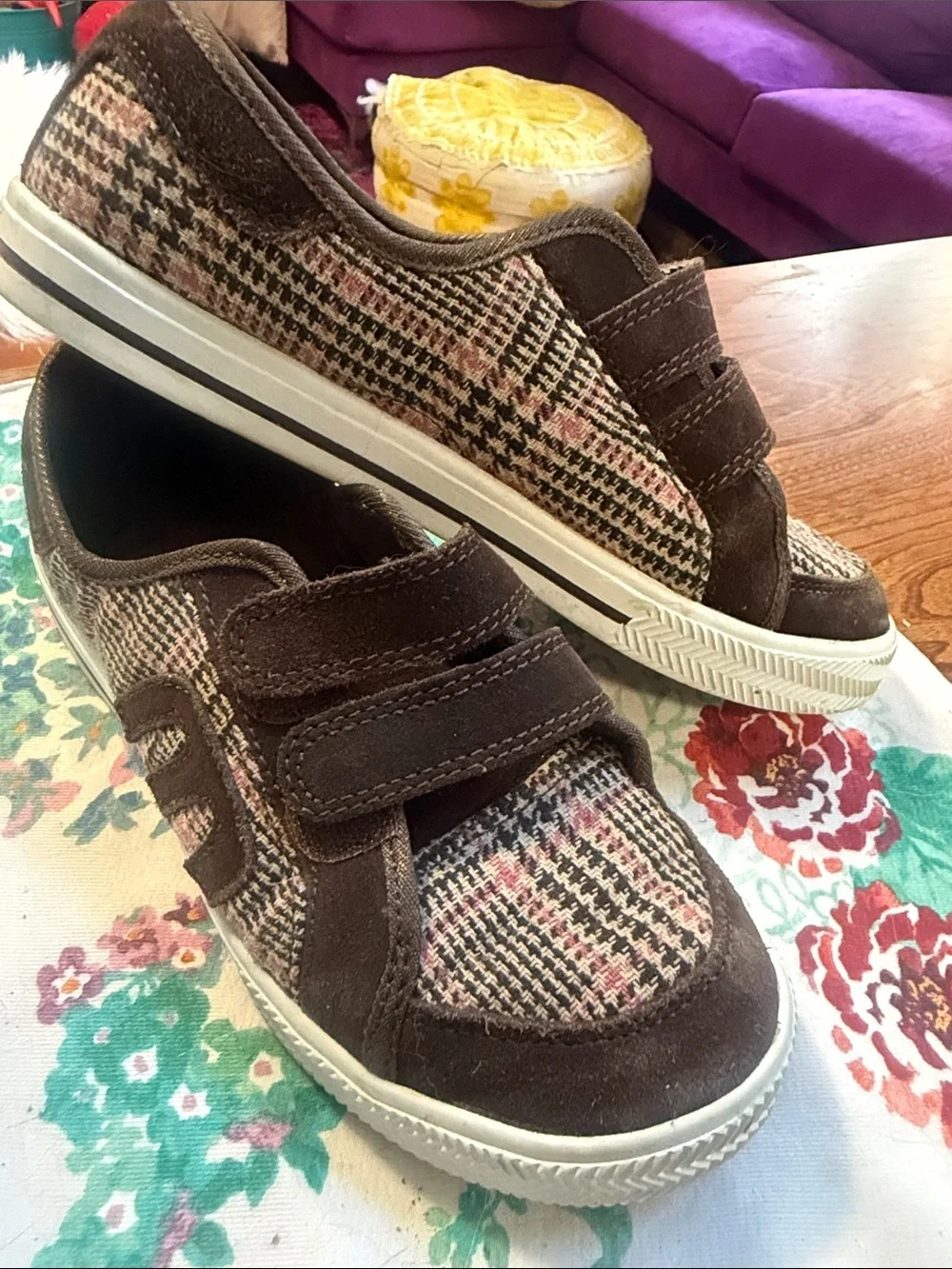 Ladies Etnies Brown Plaid Velcro Sneakers - Picture 6 of 6